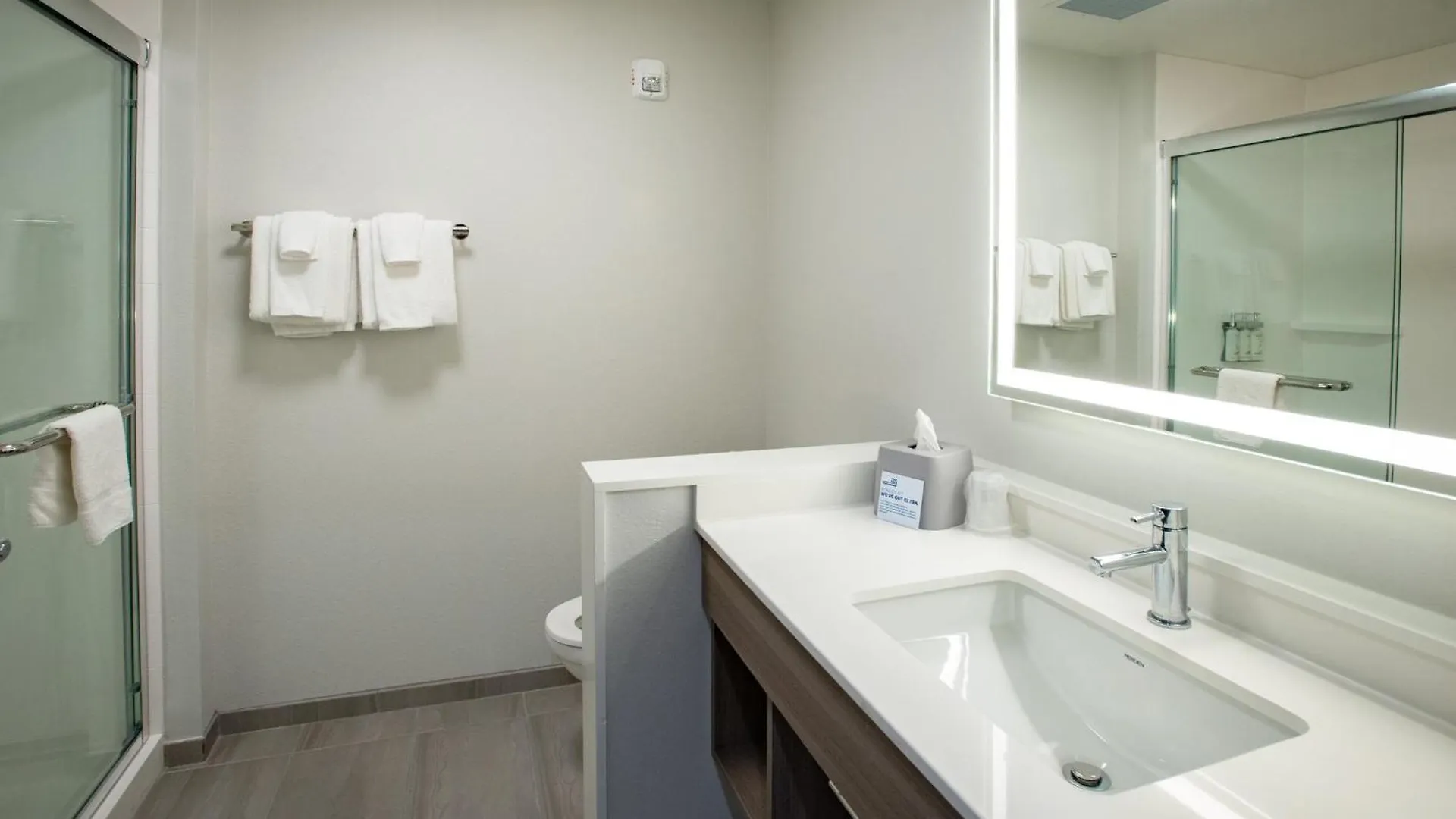 Hotel Holiday Inn Express & Suites Pensacola Airport North - I-10 By Ihg Ferry Pass