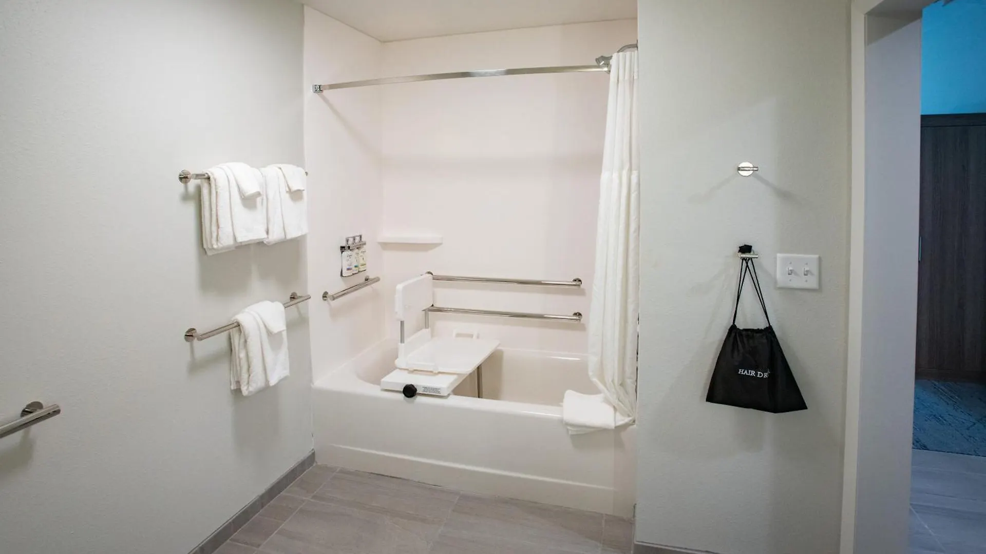 Holiday Inn Express & Suites Pensacola Airport North - I-10 By Ihg Ferry Pass Hotel